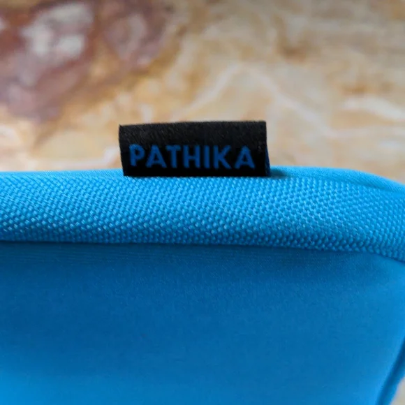HOST PICK!🎉 PATHIKA Laptop Tablet Sleeve Holder Bag - Picture 3 of 4